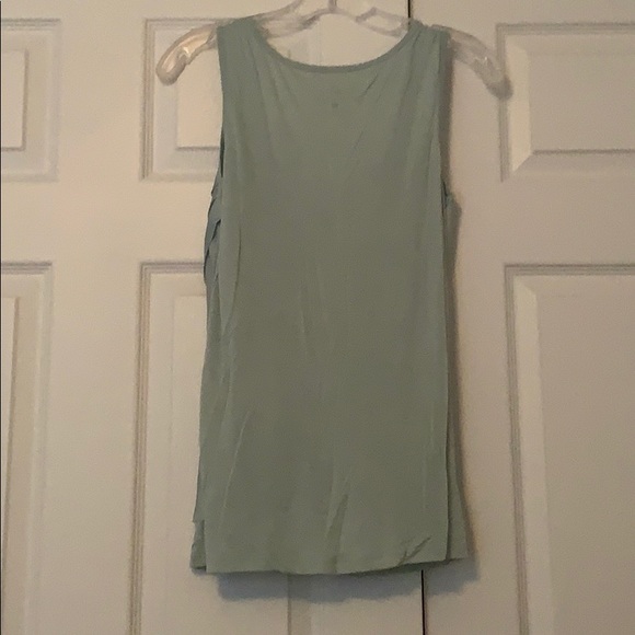 Sleeveless Blouse with Diagonal ruffle - Picture 2 of 2